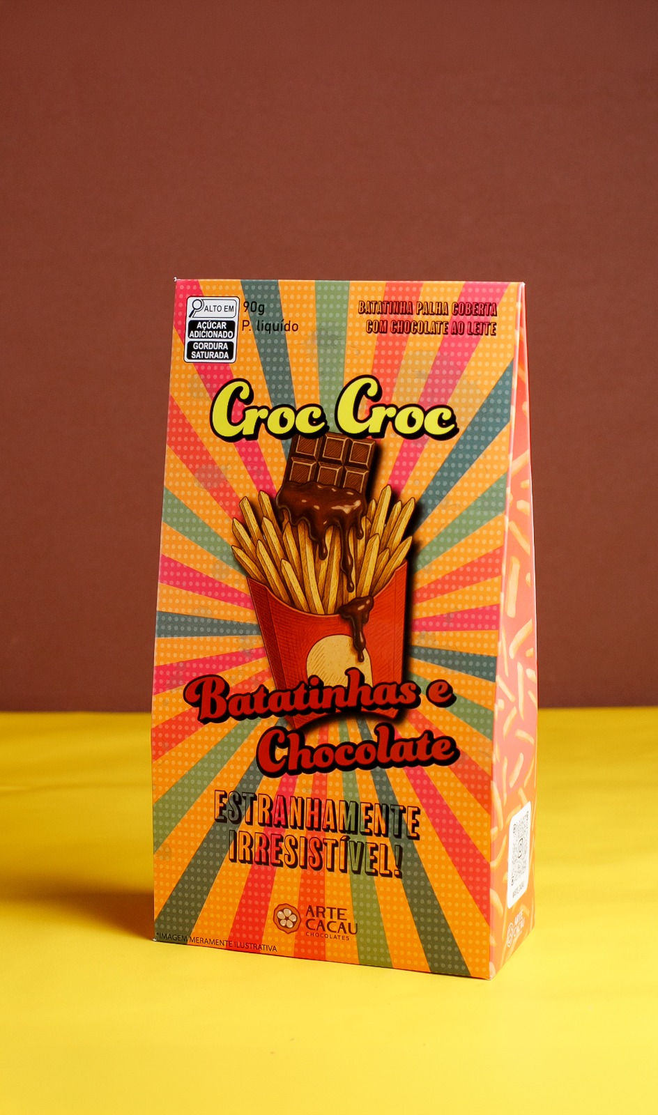 Caixa colorida Croc Croc de batatinha palha com chocolate ao leite